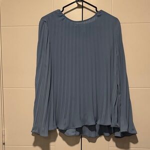 H&M Soft Blue Long flare Sleeve Blouse - US M